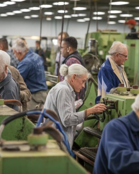 Travailler avec des personnes âgées : métiers et rôles au quotidien