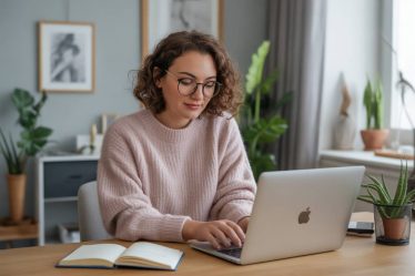 Auxiliaire de vie compétence : savoir-faire attendus et évolution de carrière
