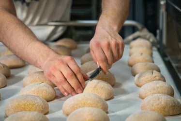 Devenir boulanger : ce que le cap boulangerie ne vous dit pas sur le métier au quotidien